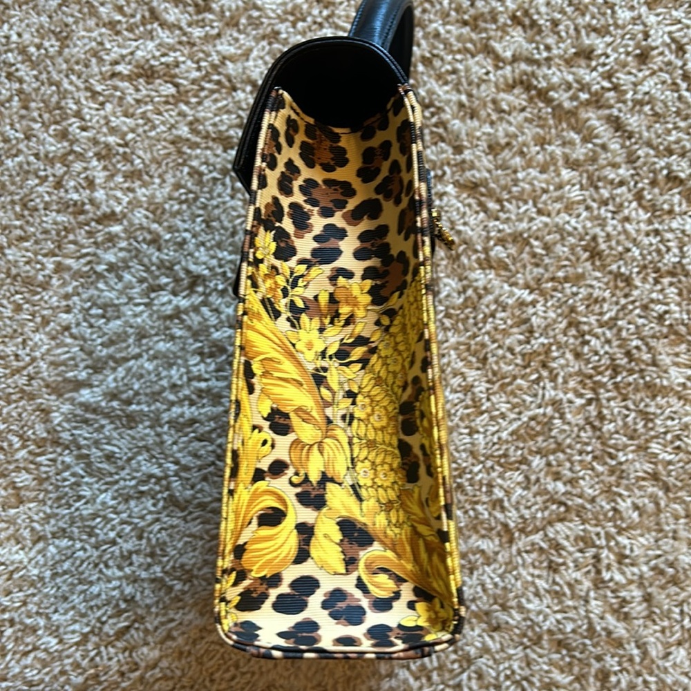 Versace Baroque Kelly Yellow and Black Top Handle Bag- Gorgeous! - Picture 4 of 12